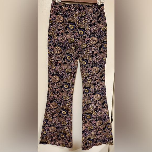 ModCloth “Way Out Yonder” Paisley Flare Pants. Size 4. - Picture 6 of 11